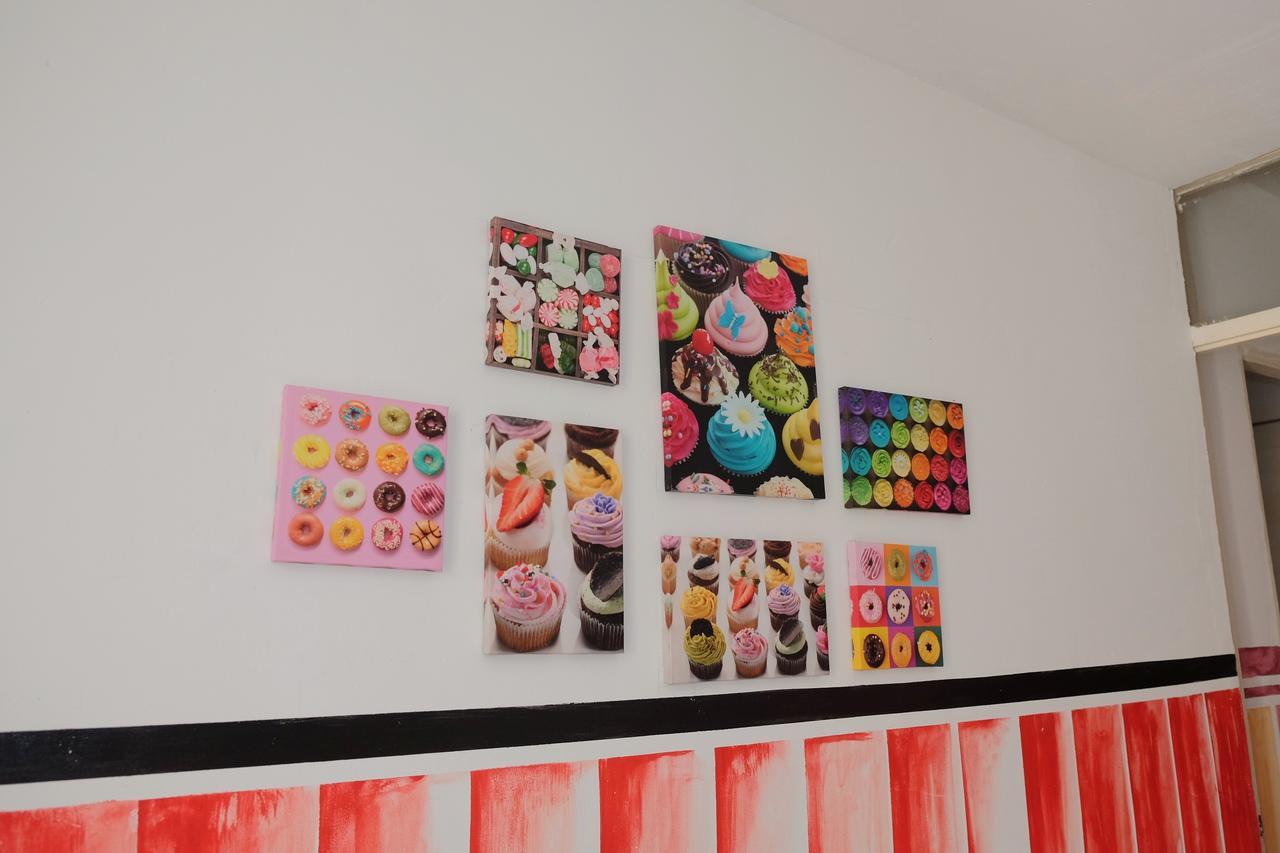 Natol Homestay - London Кучінг Екстер'єр фото