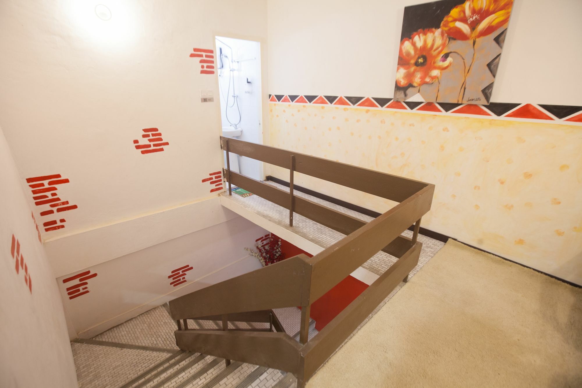 Natol Homestay - London Кучінг Екстер'єр фото